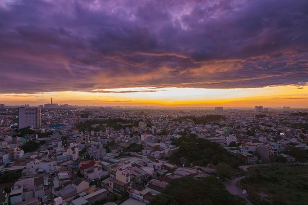 Quels sont les meilleurs itinéraires pour une randonnée dans les montagnes de la Sierra Nevada, Espagne?