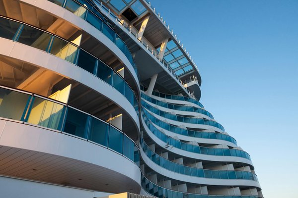 Quels conseils pour louer une maison de vacances en Provence avec des ateliers de peinture et des balades en calèche?